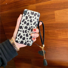 Load image into Gallery viewer, Fashion Retro Leopard Rope Phone Case For iphone XS
